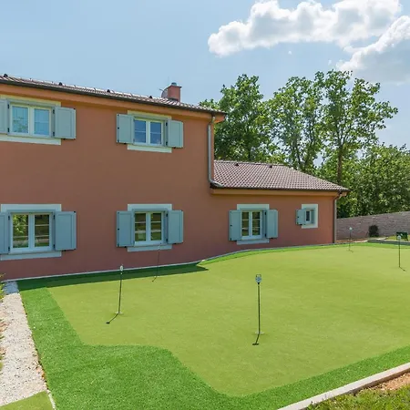 Tre Colonne For 10 Persons In Istria With 60 M2 Private Pool, Mini Golf & Sauna Modrušani