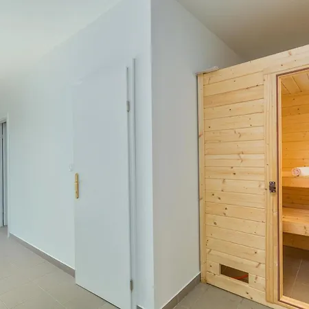 Tre Colonne For 10 Persons In Istria With 60 M2 Private Pool, Mini Golf & Sauna