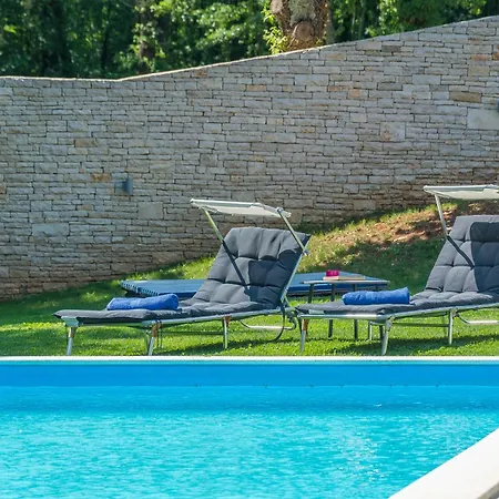 Tre Colonne For 10 Persons In Istria With 60 M2 Private Pool, Mini Golf & Sauna