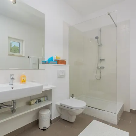 Tre Colonne For 10 Persons In Istria With 60 M2 Private Pool, Mini Golf & Sauna *