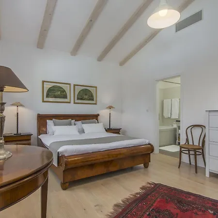 Tre Colonne For 10 Persons In Istria With 60 M2 Private Pool, Mini Golf & Sauna Villa Modrušani