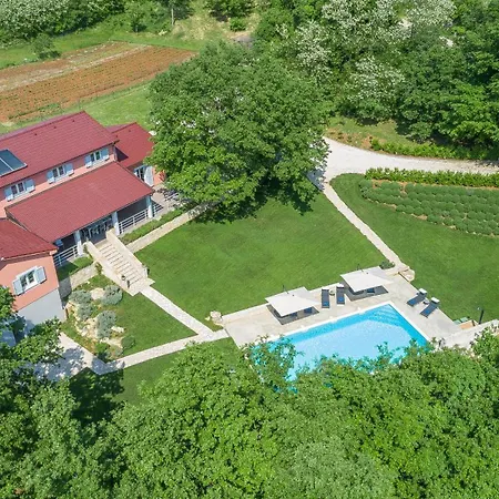 Villa Tre Colonne For 10 Persons In Istria With 60 M2 Private Pool, Mini Golf & Sauna