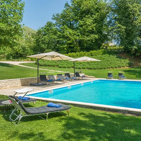 Tre Colonne For 10 Persons In Istria With 60 M2 Private Pool, Mini Golf & Sauna Villa Modrušani