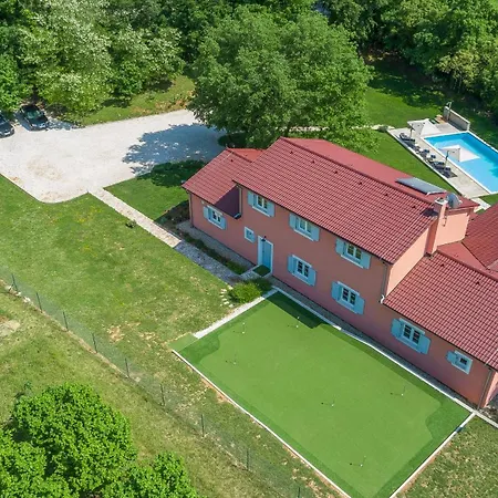 Villa Tre Colonne For 10 Persons In Istria With 60 M2 Private Pool, Mini Golf & Sauna
