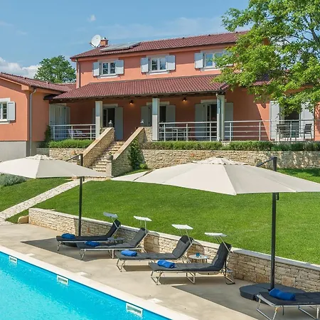 Villa Tre Colonne For 10 Persons In Istria With 60 M2 Private Pool, Mini Golf&sauna Modrušani