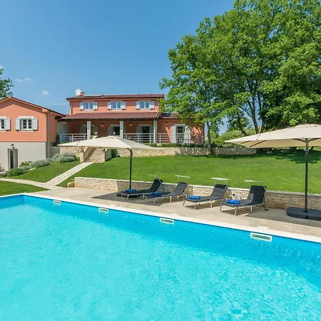 Tre Colonne For 10 Persons In Istria With 60 M2 Private Pool, Mini Golf&sauna Modrušani