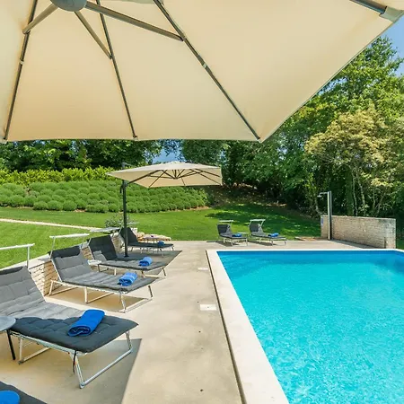Villa Tre Colonne For 10 Persons In Istria With 60 M2 Private Pool, Mini Golf&sauna