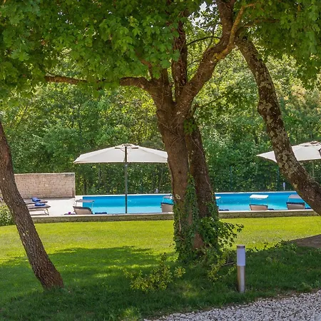 Tre Colonne For 10 Persons In Istria With 60 M2 Private Pool, Mini Golf&sauna Villa