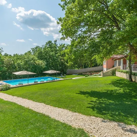 Villa Tre Colonne For 10 Persons In Istria With 60 M2 Private Pool, Mini Golf&sauna *