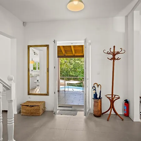 Villa Tre Colonne For 10 Persons In Istria With 60 M2 Private Pool, Mini Golf & Sauna Modrušani