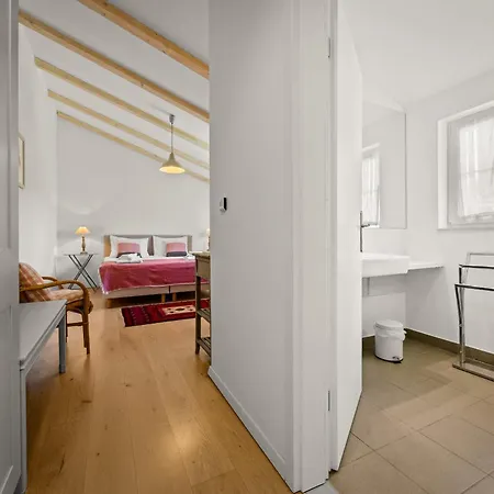 Tre Colonne For 10 Persons In Istria With 60 M2 Private Pool, Mini Golf & Sauna Modrušani