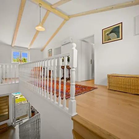 Tre Colonne For 10 Persons In Istria With 60 M2 Private Pool, Mini Golf & Sauna Villa Modrušani