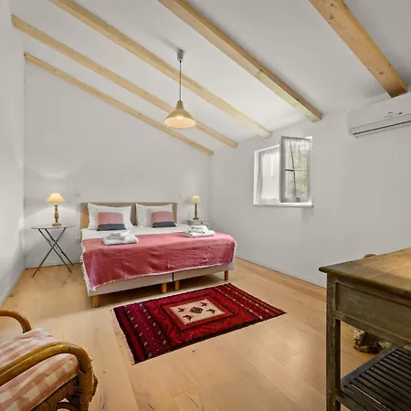 Tre Colonne For 10 Persons In Istria With 60 M2 Private Pool, Mini Golf & Sauna * Modrušani