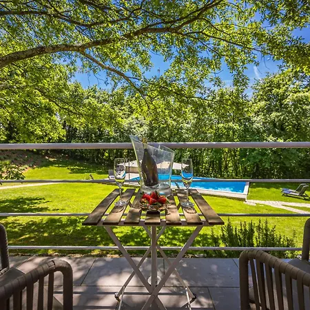 Tre Colonne For 10 Persons In Istria With 60 M2 Private Pool, Mini Golf & Sauna Modrušani