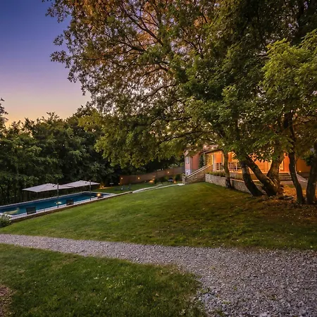 Tre Colonne For 10 Persons In Istria With 60 M2 Private Pool, Mini Golf & Sauna Willa *